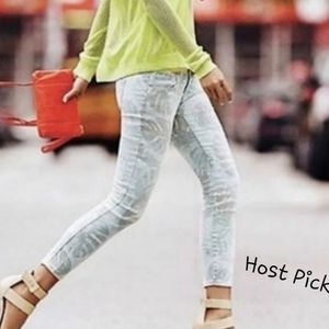 Stylish Light Blue Women's Jeans